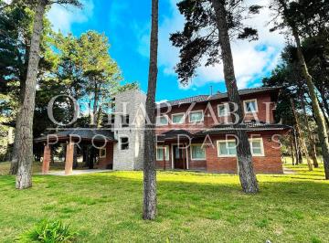 Casa · 260m² · 5 Ambientes · 1 Cochera · Casa - Alamos II