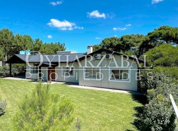 Casa · 150m² · 4 Ambientes · 1 Cochera · Casa en Venta