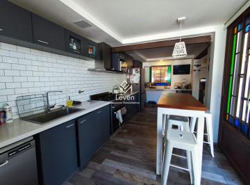 Casa · 290m² · 7 Ambientes · 2 Cocheras · Casa en Venta en Unquillo 3 Dorm Pileta Apto Credito