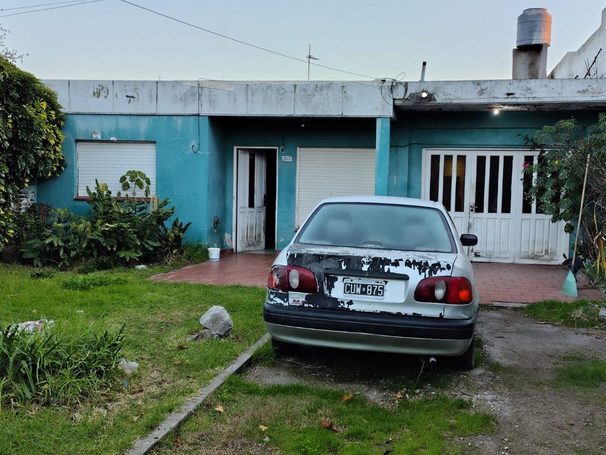 Casa en block 5 amb, 120m² con patio y cochera — Cerrito Sur