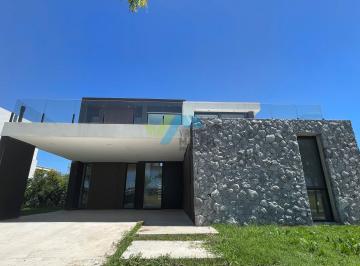 Casa · 330m² · 5 Ambientes · 2 Cocheras · Casa en Alquiler en Costas, Puertos, Escobar