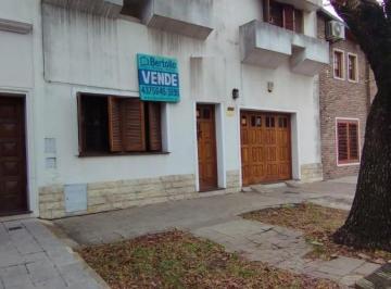 Casa · 218m² · 5 Ambientes · 1 Cochera · Venta - Casa - 4 Dorm. - Teniente Agneta 814 - Azcuenaga - Rosario