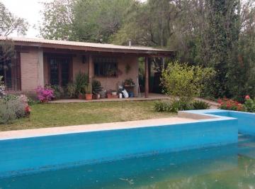 Casa · 190m² · 4 Ambientes · 2 Cocheras · Casa con Pileta y Gran Parque en Villa Rivera Indarte – 700 m² de Lote