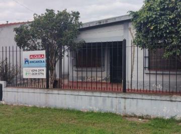 Casa de 4 ambientes, Almirante Brown · Alquiler de Casa en Burzaco