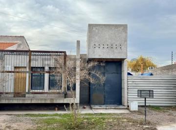 Casa · 126m² · 4 Ambientes · 1 Cochera · Venta de Casa