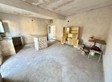 Departamento · 65m² · 2 Ambientes · Oportunidad Dpto a Refaccionar Cerca de Aristobulo