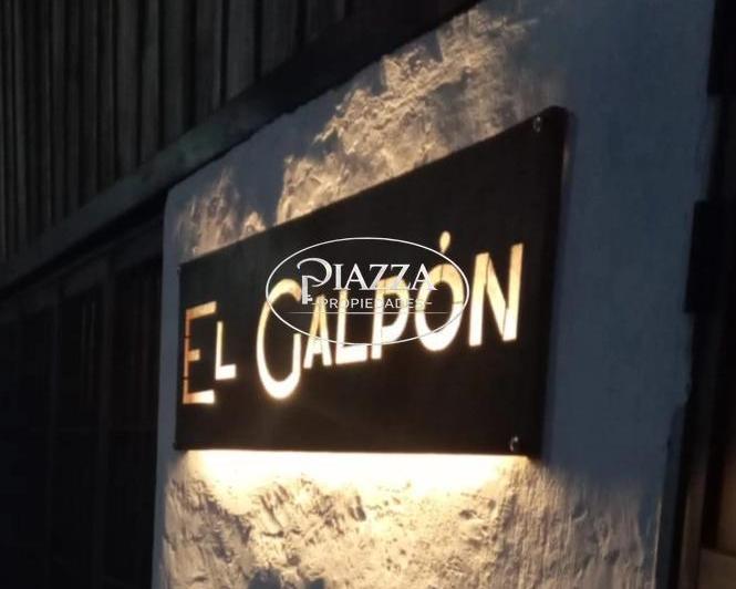 Local comercial · 240m² · 5 Ambientes · 3 Cocheras