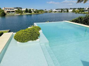 Casa · 860m² · 4 Dormitorios · 2 Cocheras · Casa en Los Lagos, Nordelta