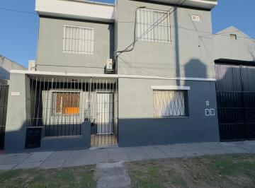 Casa · 90m² · 3 Ambientes · Casa con Patio Disponible en Alquiler