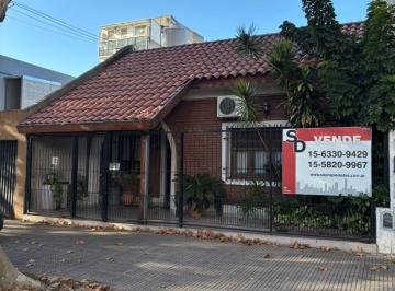 Casa de 5 ambientes, Villa Urquiza · Venta │villa Urquiza │casa de 5 Ambientes con Patio │parrilla │terraza