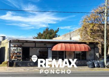 Casa · 150m² · 3 Ambientes · 1 Cochera · Se Vende Casa 370 m² C/pileta Va Parque Chacabuco