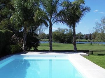 Casa · 243m² · 5 Ambientes · 4 Cocheras · Casa en San Isidro Labrador Al Golf y Lago
