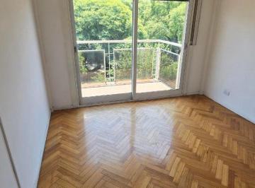 Departamento de 3 ambientes, Villa Urquiza · Muy Buen Dpto 3 Amb con Bcon Corrido Frente a La Plaza