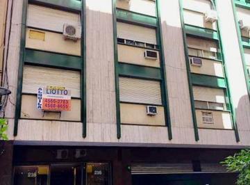 Oficina comercial · 70m² · 3 Ambientes · 1 Cochera · Oficina C/cochera. 2 Amp. Desp, A. Laboral, Impecable