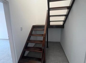 Casa · 150m² · 4 Ambientes · 1 Cochera · Se Alquila Duplex en Barrio Nuevo Poeta Lugones