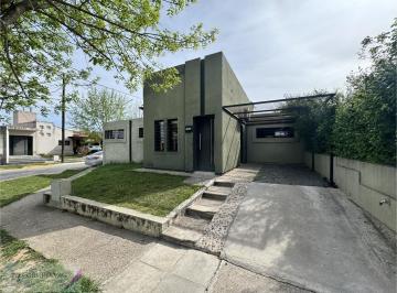 Casa · 103m² · 5 Ambientes · 2 Cocheras · Casa en Venta Barrio Portales del Sol, Alta Gracia