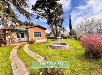 Casa · 902m² · 3 Ambientes · Casa con Todos Los Servicios Apta Crédito Hipotecario - Moreno