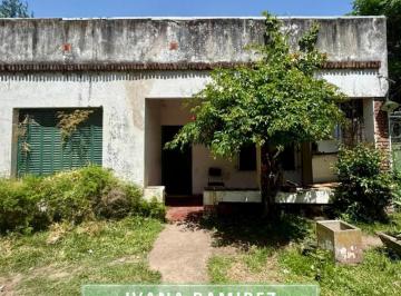 Casa · 900m² · 2 Ambientes · Casa en a Refaccionar en Francisco Álvarez.