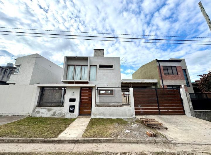 PH · 300m² · 3 Ambientes · 1 Cochera