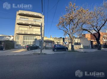 Casa · 238m² · Venta Casa Multifamiliar en Liniers 8,66x40 Tonelero Al 7500
