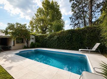 Casa · 170m² · 6 Ambientes · 4 Cocheras · Casa en Venta en Tortuguitas, Malvinas Argentinas - 6 Ambientes