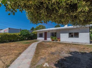 Casa · 110m² · 4 Ambientes · 1 Cochera · Venta Casa en Ciudad de La Costa Sur 3 Dorm.