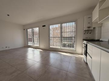 Departamento · 43m² · 2 Ambientes · 1 Cochera · Departamento en Alquiler de 2 Ambientes con Balcón en Victoria