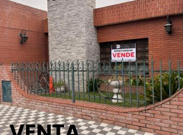 Casa · 162m² · 6 Ambientes · 1 Cochera · Se Vende Casa en Zona Capdevilla