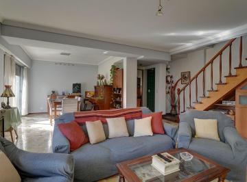 Living comedor · Departamento en Dos Pisos en Monte Castro Venta