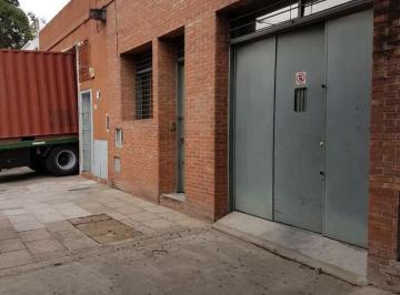 Bodega-Galpón · 430m² · 1 Ambiente · 1 Cochera · Muy Buen Depósito/galpón en Alquiler, en Paternal!