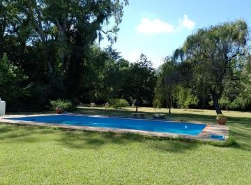 Quinta vacacional · 252m² · 4 Ambientes · 6.006 m² de Quinta con Quincho y Piscina, Tristán Suárez.