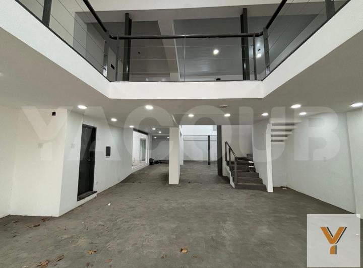 Local comercial · 320m² · 3 Ambientes