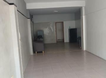 Local comercial · 42m² · Excelente y Amplio Local en Moreno Centro