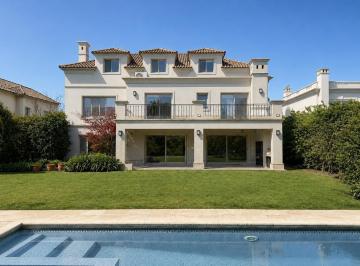 Casa · 570m² · 9 Ambientes · 6 Cocheras · Casa a La Venta en El Barrio La Isla - Nordelta - 9 Ambientes