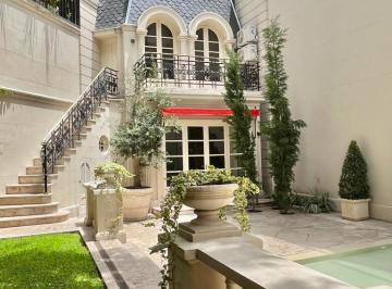 Casa · 983m² · 5 Dormitorios · 2 Cocheras · Casa en Palermo Chico con Pileta y Jardin, Reciclada a Nuevo