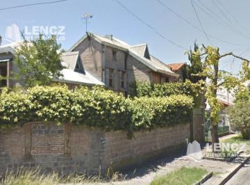 Casa · 199m² · 5 Ambientes · 2 Cocheras · Venta Casa de 5 Amb con Pileta en Don Bosco - Estilo Patagónico! Tu Proxima Casa
