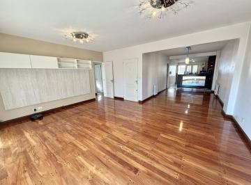 Departamento · 133ha · 4 Ambientes · 1 Cochera · Departamento Piso 4 Ambientes en Venta con Cochera Quilmes Centro