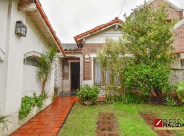 Casa · 175m² · 5 Ambientes · 1 Cochera · Venta Casa en Banfield