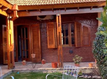 Casa · 254m² · 8 Ambientes · 2 Cocheras · Casa - San Rafael