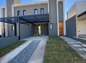 Casa · 180m² · 2 Dormitorios · Duplex 2 Dorm 2 Baños - Dos Plantas