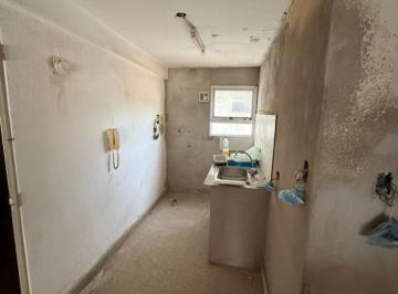 Departamento · 28m² · 1 Ambiente · 1 E/ 46 y 47 - Monoambiente a Reciclar - 4 To Piso Contra Frente