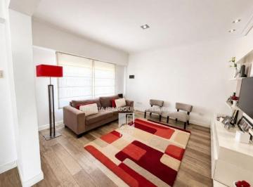 Casa · 240m² · 4 Ambientes · 1 Cochera · Casa en Venta en El Palomar