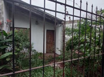Casa · 70m² · 3 Dormitorios · 1 Cochera · Casa 3 Dorm. en Esquina Céntrica y Asfaltada, Puerto Tirol