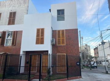 PH de 3 ambientes, Avellaneda · Triplex en Wilde con 2 Dorm. en Venta
