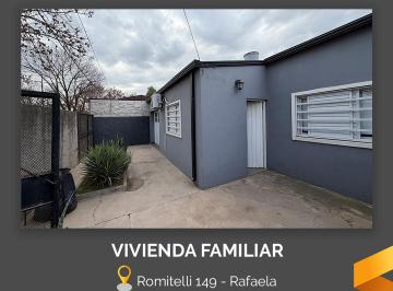 Casa de 2 ambientes, Rafaela · Vivienda Familiar de Dos Dorm. con Garaje, Patio y Pileta