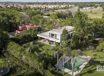 Casa · 224m² · 4 Ambientes · 2 Cocheras · Casa en Venta en Barrio San Andrés, Villa Nueva, Tigre
