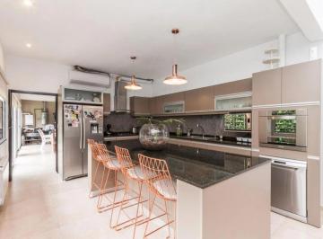 Casa de 4 ambientes, Lomas de Zamora · Venta Casa 4 Ambientes en 2 Plantas con Pileta, Quincho y Detalles de Categoria en Llavallol