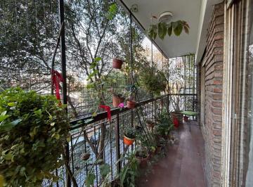 Departamento de 4 ambientes, Belgrano · Semipiso 4 Ambientes con Lindo Balcón en Venta * Belgrano con Espacio Cochera