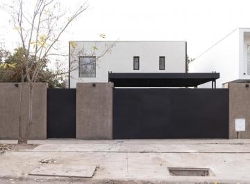 Casa · 152m² · 5 Ambientes · 2 Cocheras · Casa en Chacras de Coria