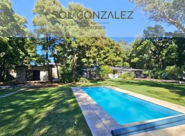 Casa · 1530m² · 3 Ambientes · Casa de 3 Ambientes con Quincho Separado y Pileta. El Sosiego, Mar del Plata